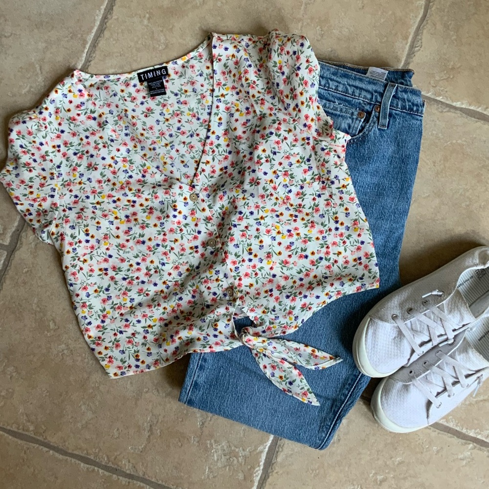 Worn Once, Floral Button Crop Top Blouse Sz Large